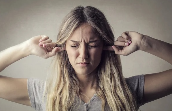 Pantallas de la app Frecuencia Alfa